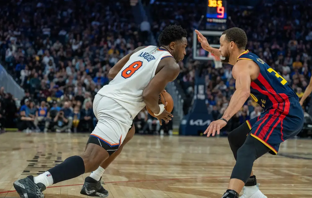 乐鱼纽约尼克斯训练开放日，今晚篮板制胜引欢呼，社区盾在即，轮换策略成焦点的简单介绍